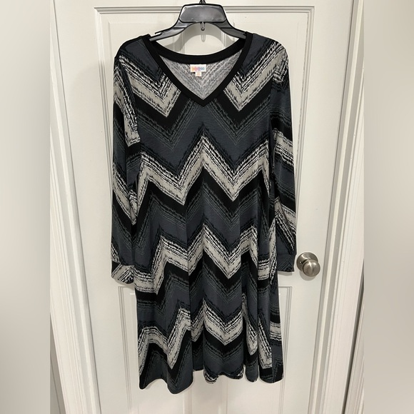 LuLaRoe Black and Gray Chevron Dress - Picture 1 of 2